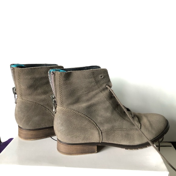 Steve Madden “Rawlings” Booties - Picture 4 of 5